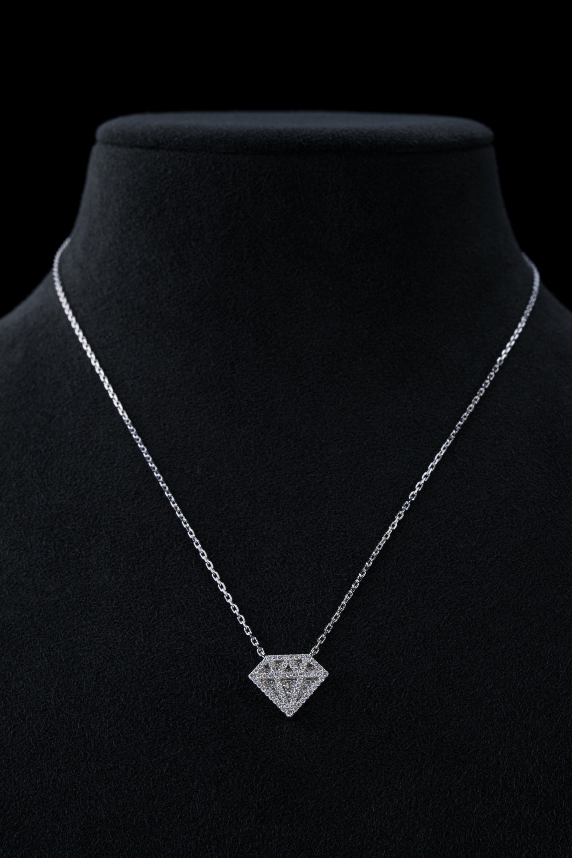 Precise Diamond necklace "Closed Facet" - WHITE GOLD - Precise Jewellers